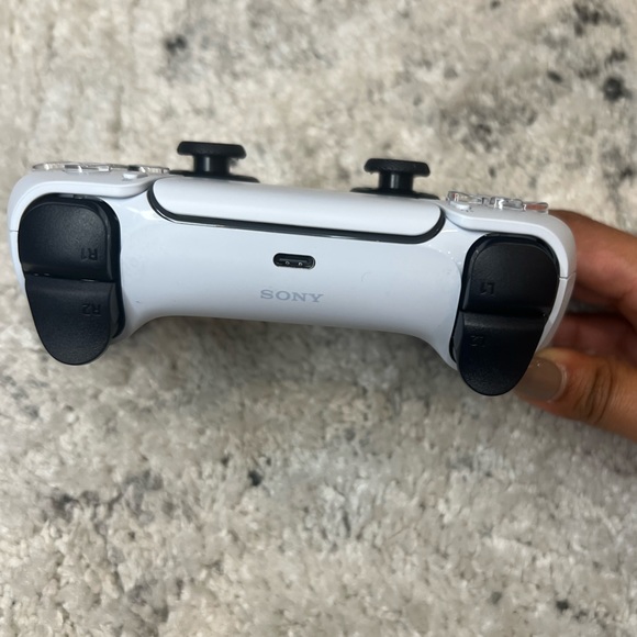 SOLD! Sony PS5 l New Condition Original Packaging 825GB - Picture 5 of 14